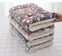 Flannel Thickened Dog Bed Mat Soft Pet Sleeping Mat for Dogs Cats Winter Warm Pet Blanket